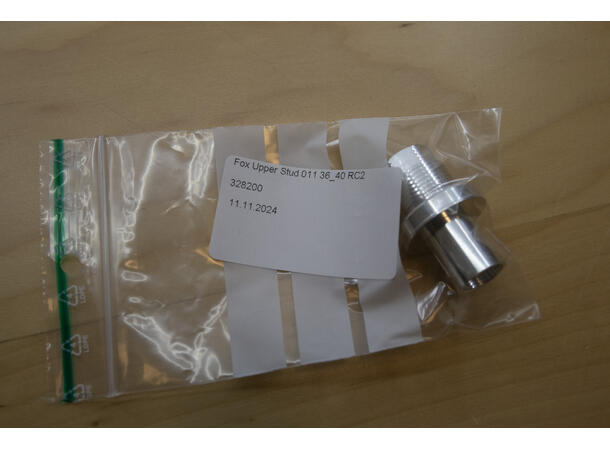 Fox Upper Stud 011 36_40 RC2 210-22-414 