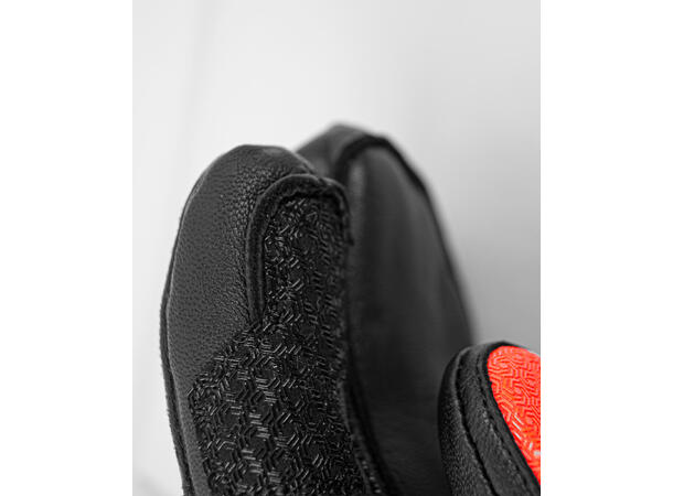 Reusch Worldcup Warrior Lobster black/fluo red 7,5 