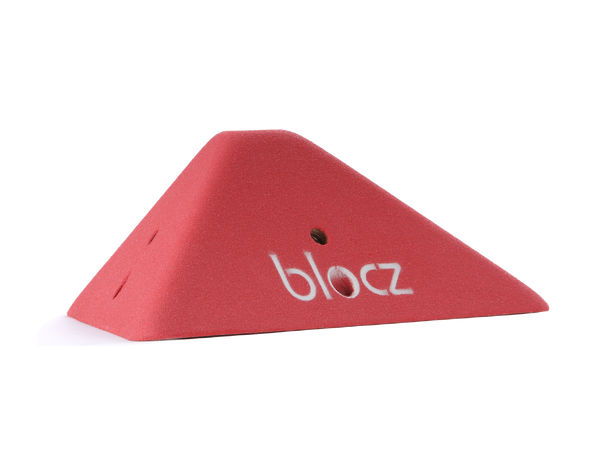 Blocz Triangle 300 jet black RAL9005
